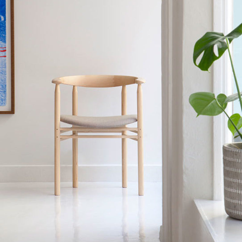 Linea RMT6 Chair by Nikari, showing linea rmt6 chair in live shot.
