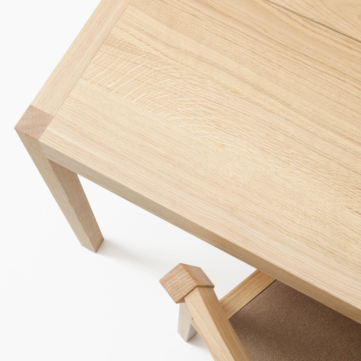 Seminar KVP Table by Nikari, showing top detail view of seminar kvp table.
