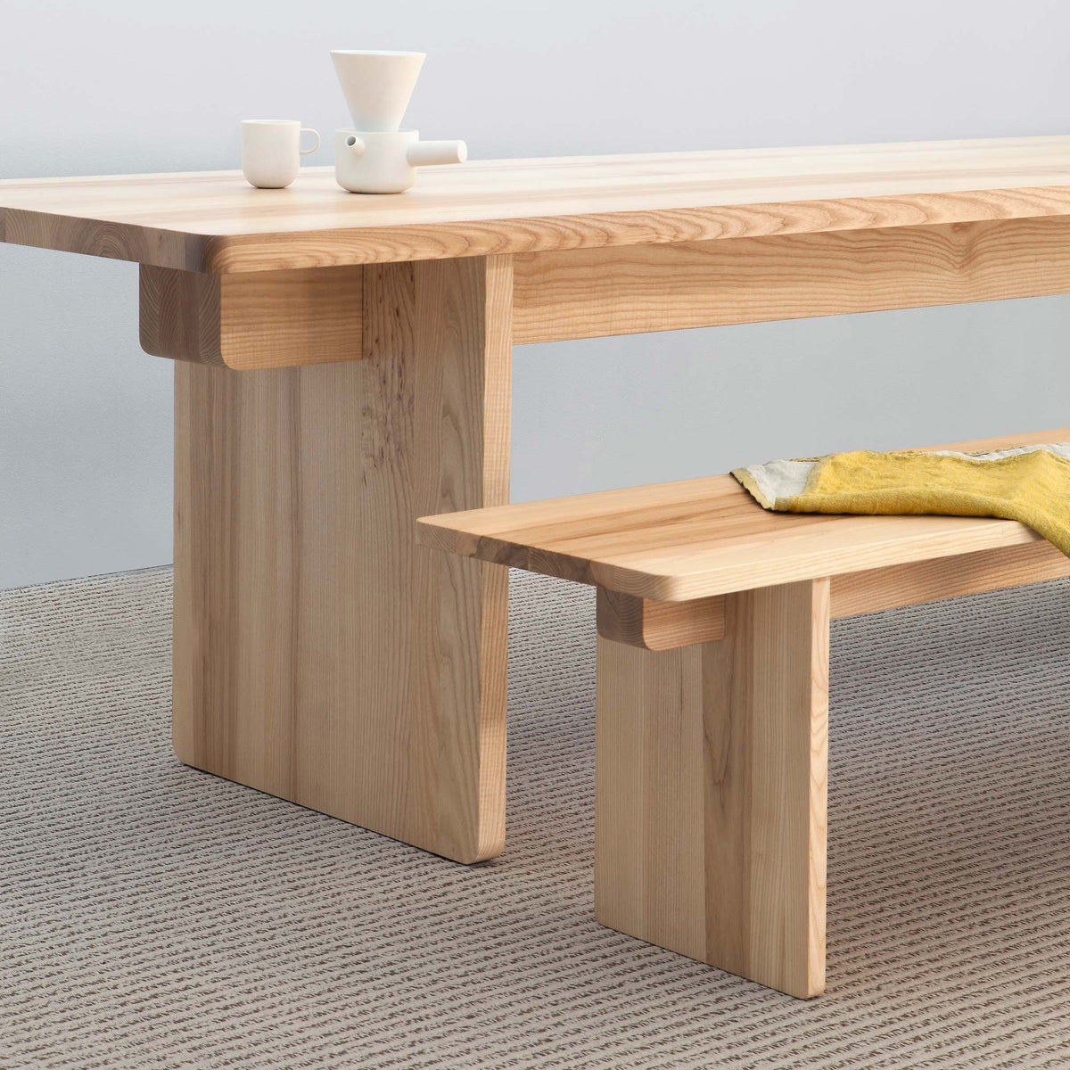 Skandinavia Edi Bench by Niakri, showing skandinavia edi bench with edi table in live shot.