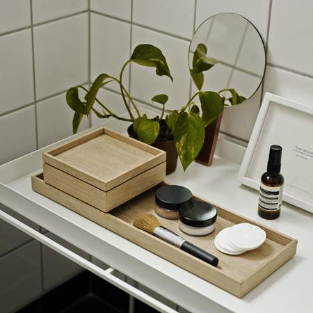 Nomad Box by Skagerak, showing nomad box in live shot.