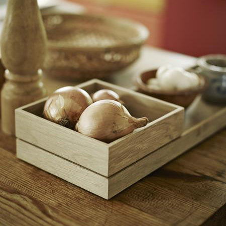 Nomad Box by Skagerak, showing nomad box in live shot.