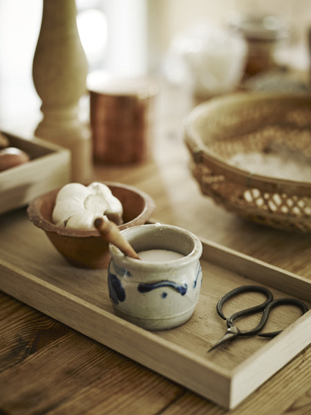Nomad Tray by Skagerak, showing nomad tray in live shot.