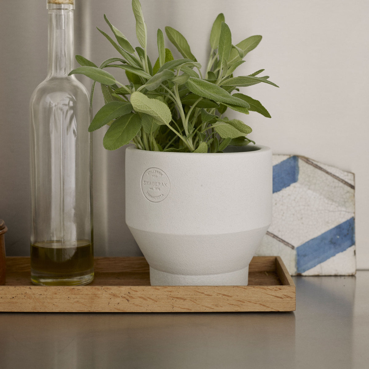 Nomad Tray by Skagerak, showing nomad tray in live shot.
