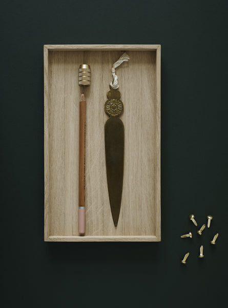 Nomad Tray by Skagerak, showing nomad tray in live shot.