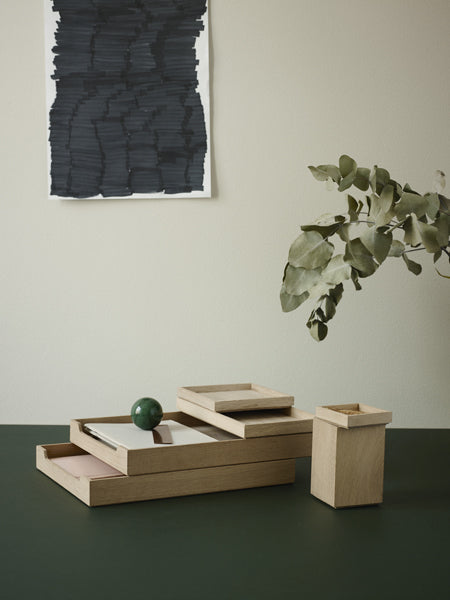 Nomad Tray by Skagerak, showing nomad tray in live shot.