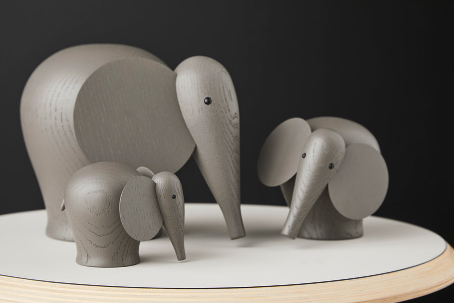 Nunu Elephant by Woud. showing elephants in live shot.