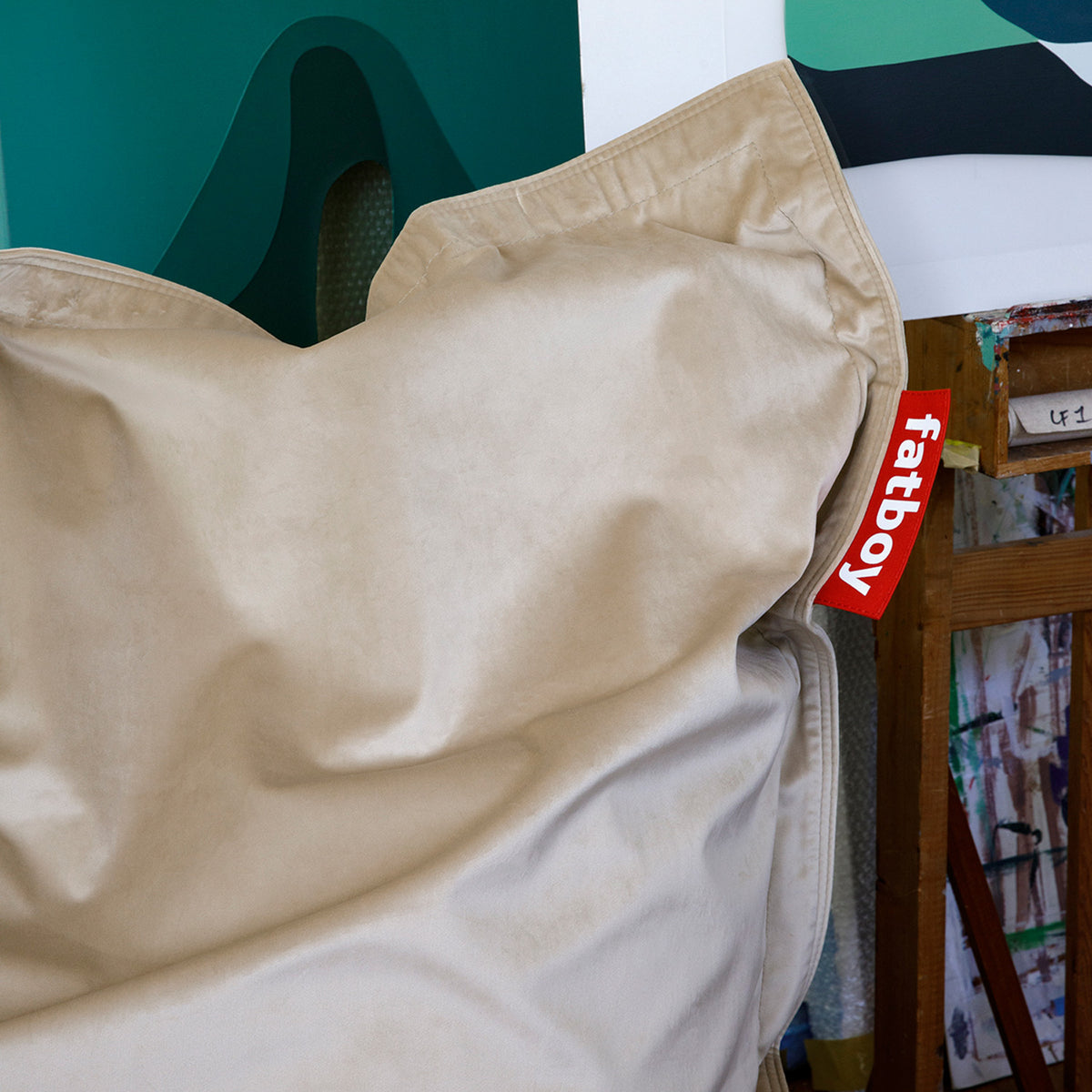 Original Slim Velvet by Fatboy, showing closeup view of original slim velvet in live shot.