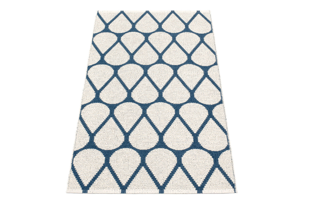 Otis Ocean Blue & Vanilla Runner Rug by Pappelina, showing back view of otis runner rug.