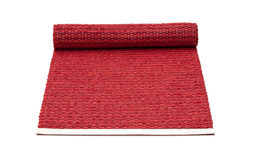 Mono Dark Red Table Runner by Pappelina.