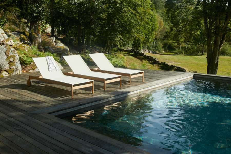 Pelago Sunbed by Skagerak, showing pelago sunbeds in live shot.