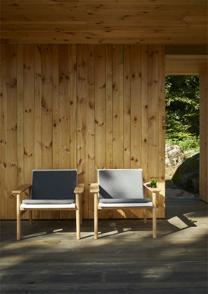 Pelagus Oudoor Lounge Chair by Skagerak, showing pelagus oudoor lounge chair in live shot.