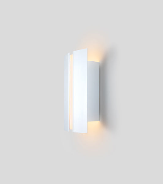 Rima LED Sconce by Cerno, showing rima led sconce in live shot.