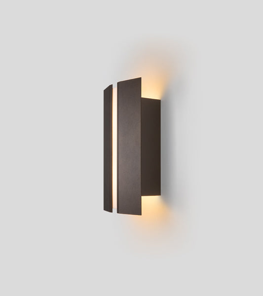 Rima LED Sconce by Cerno, showing rima led sconce in live shot.
