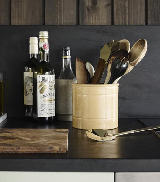 Sild Tray by Skagerak, showing sild tray in live shot.