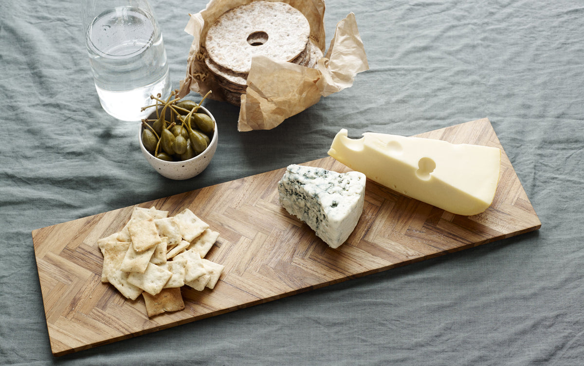 Sild Tray by Skagerak, showing sild tray in live shot.