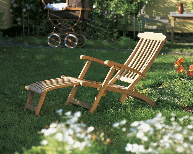 Steamer Deck Chair by Skagerak, showing steamer deck chair in live shot.