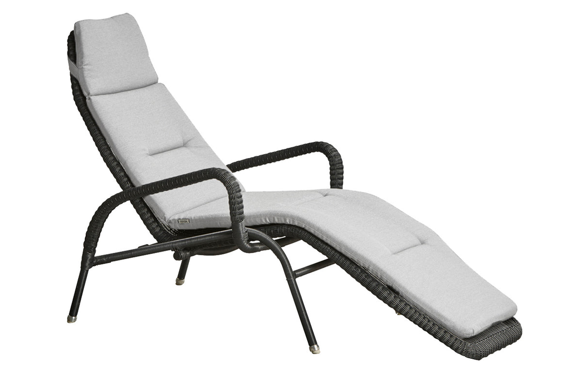 Sunrise Stackable Relaxing Chair by Cane-Line - Light Grey Natte Cushion.