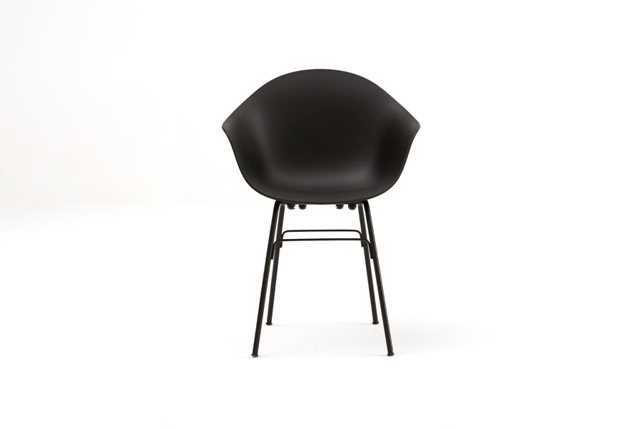 TA Arm Chair Er Black Base by Toou, showing front view of ta arm chair er black base in black seat/no seat pad.