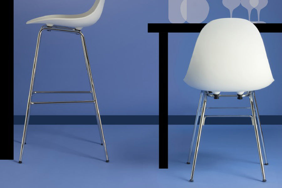 TA Side Chair Er Black Base by Toou, showing ta side chair er chrome base in live shot.