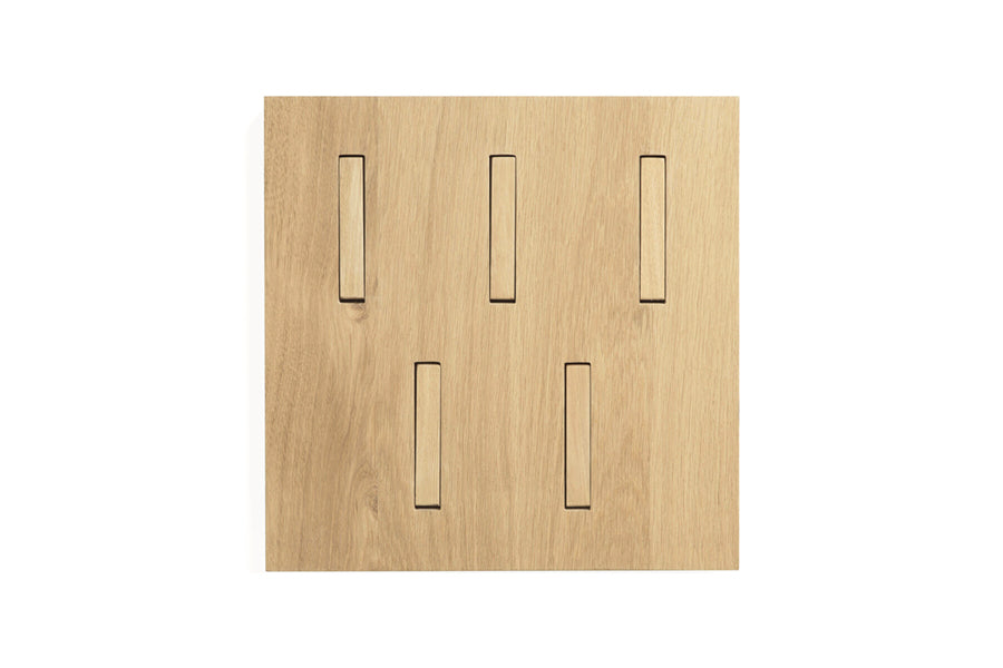 Utilitile Wall Hanger by Ethnicraft, showing front view of utilitile wall hanger in oak wood.
