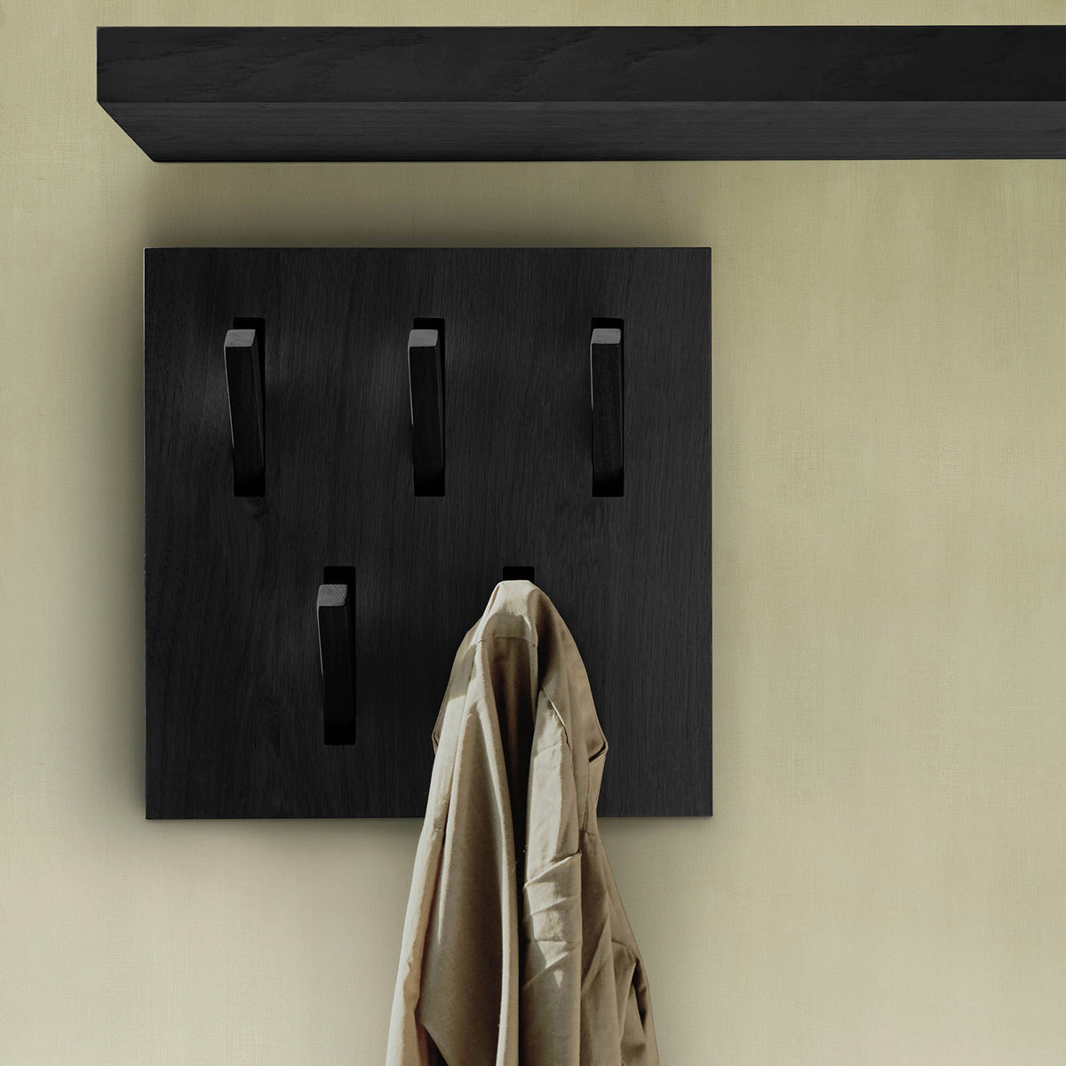 Utilitile Wall Hanger by Ethnicraft, showing utilitile wall hanger in live shot.