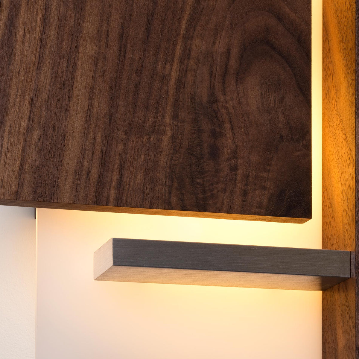 Vesper LED Sconce by Cerno, showing closeup view of vesper led sconce in live shot.