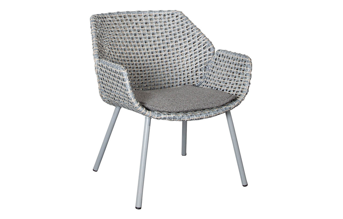 Vibe Outdoor Lounge Chair by Cane-Line - Light Grey/Grey/Taupe Fiber Weave, Dark Grey Wove Cushion.