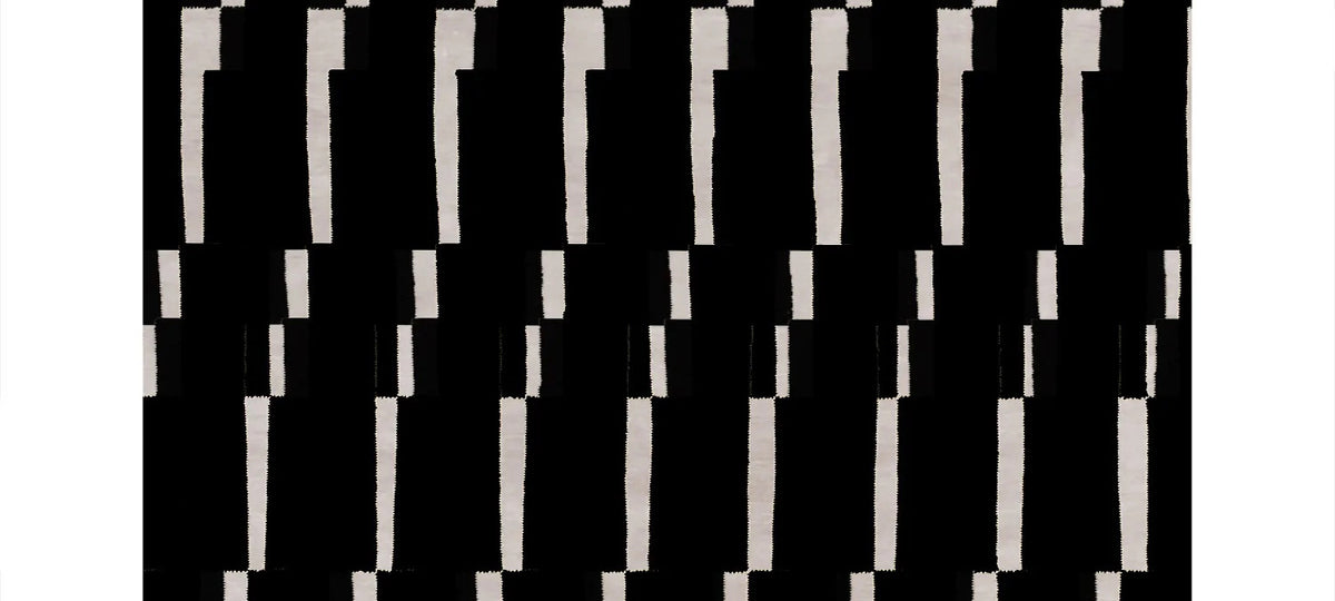 Villapiana VA100 Rug by Second Studio, showing closeup view of villapiana va100 rug by second studio in black & cream.
